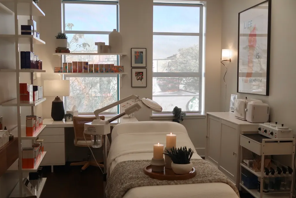 SkinQ Facials & Waxing Andersonville — Facial spa in Chicago